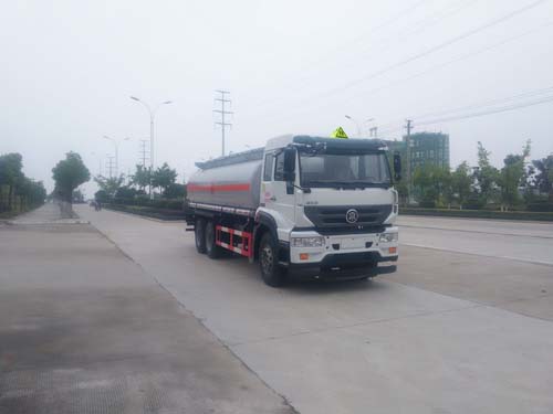 楚飛牌CLQ5250GYY5ZZ型運(yùn)油車